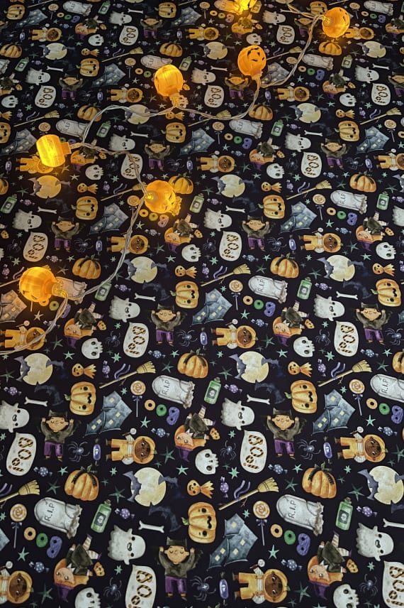 HALLOWEEN kirjava
